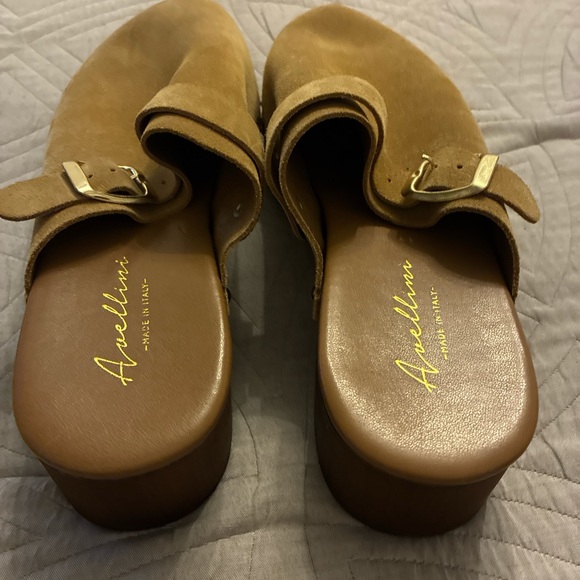 Auellini Brown Suede Women's Clogs - Picture 2 of 5